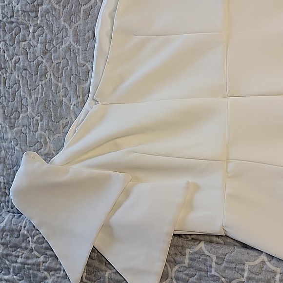 NWOT SELFIE LESLIE TIFFANY ONE-SHOULDER BOW DRESS, WHITE, SIZE XL - Picture 7 of 8